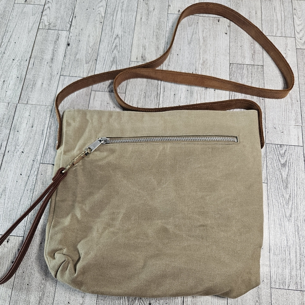 Sathi Canvas Beige Crossbody Purse Bag Snap Closure Medium